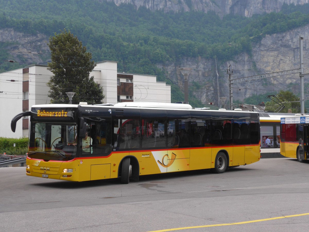 (162'009) - Dillier, Sarnen - Nr. 6/OW 10'003 - MAN am 8. Juni 2015 beim Bahnhof Meiringen