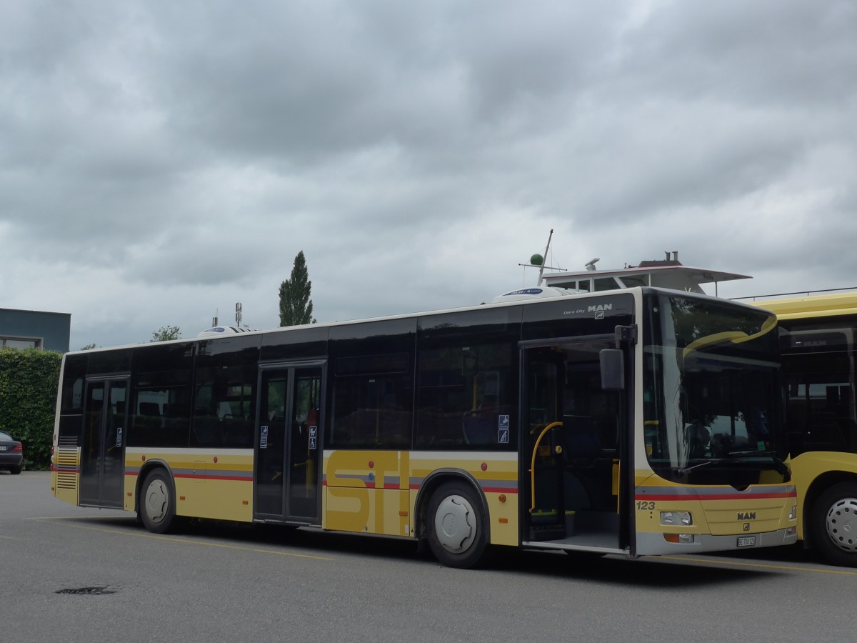 (162'018) - STI Thun - Nr. 123/BE 700'123 - MAN am 9. Juni 2015 bei der Schifflndte Thun