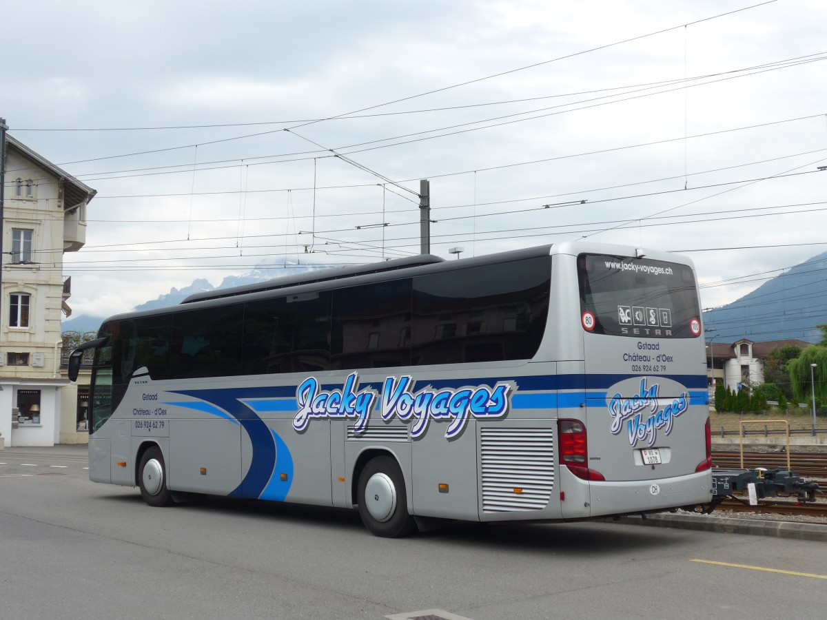 (162'200) - Jacky Voyages, Chteau-d'Oex - VD 1078 - Setra am 20. Juni 2015 beim Bahnhof Aigle