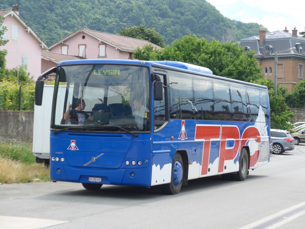 (162'349) - TPC Aigle - Nr. 4/VS 325'127 - Volvo am 20. Juni 2015 beim Bahnhof Aigle