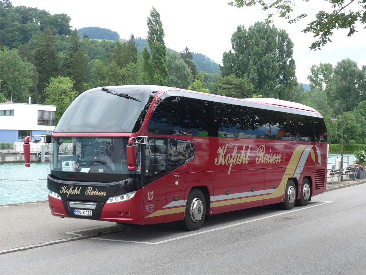 (162'454) - Aus Deutschland: Kofahl, Rostock - HRO-K 117 - Neoplan am 21. Juni 2015 bei der Schifflndte Thun