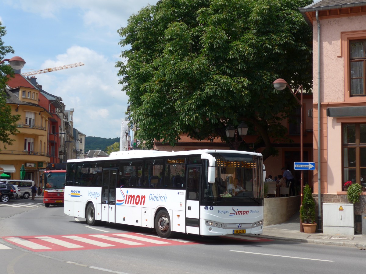 (162'602) - Simon, Diekirch - VS 1229 - Temsa am 25. Juni 2015 beim Bahnhof Ettelbruck