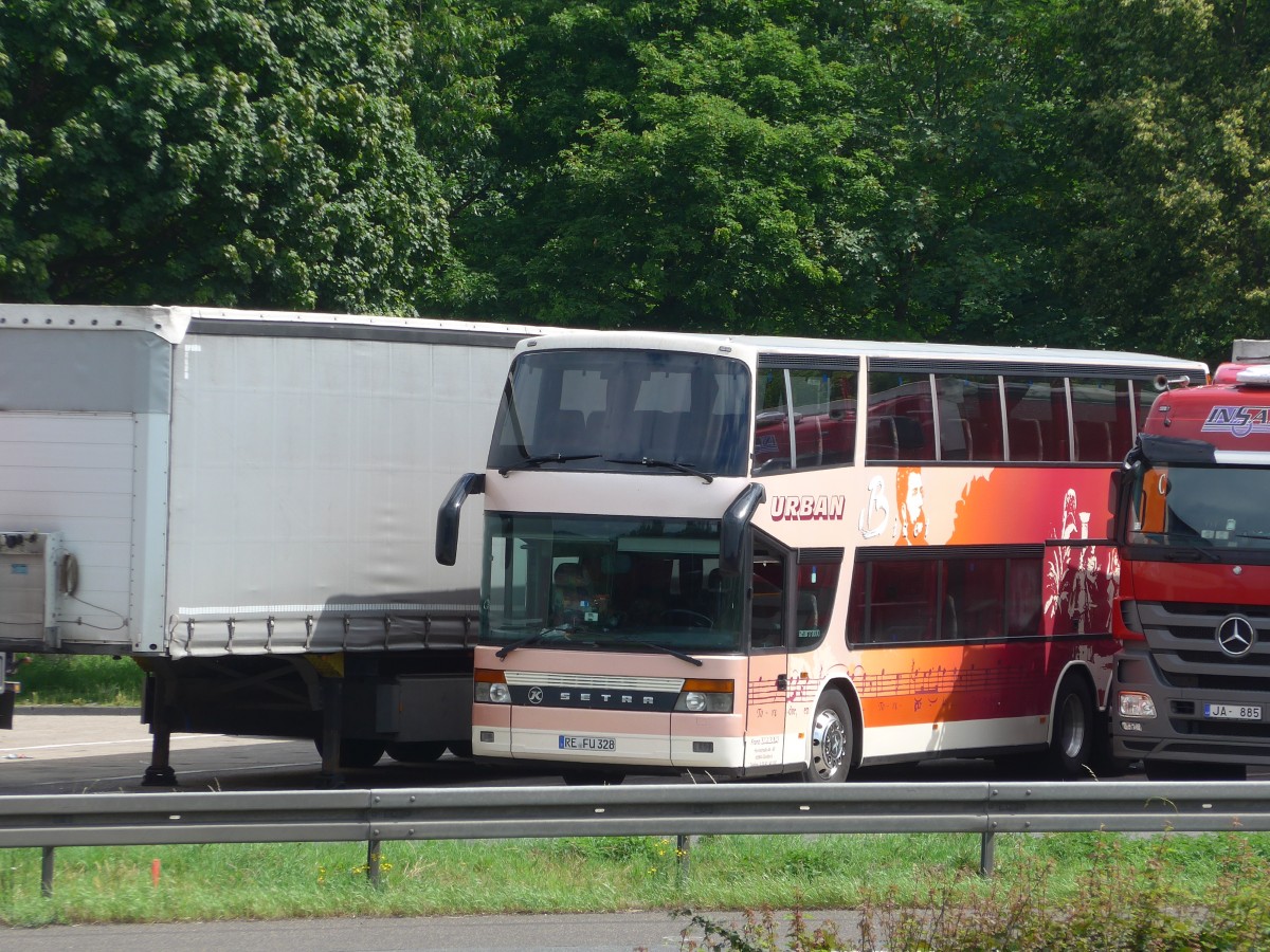 (162'688) - Urban, Gladbeck - RE-FU 328 - Setra am 27. Juni 2015 in Lobachtal, Rastplatz (Teilaufnahme)