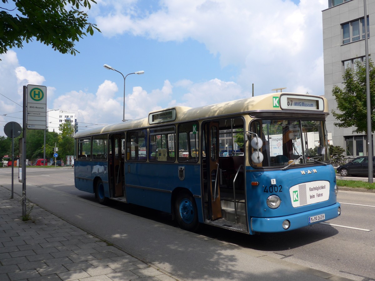 (162'799) - MVG Mnchen (OCM) - Nr. 4002/M-MA 163H - MAN am 28. Juni 2015 in Mnchen, MVG-Museum