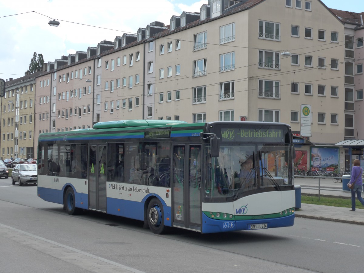 (162'853) - Ettenhuber, Mnchen - EBE-JE 234 - Solaris am 28. Juni 2015 in Mnchen, Bahnhof Giesing