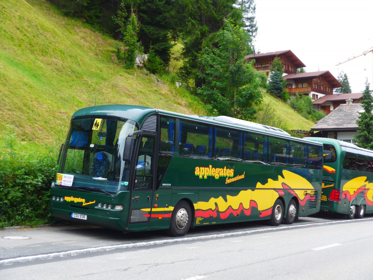 (163'157) - Aus England: Applegates, Berkeley - CSU 936 - Neoplan am 26. Juli 2015 in Adelboden, Margeli