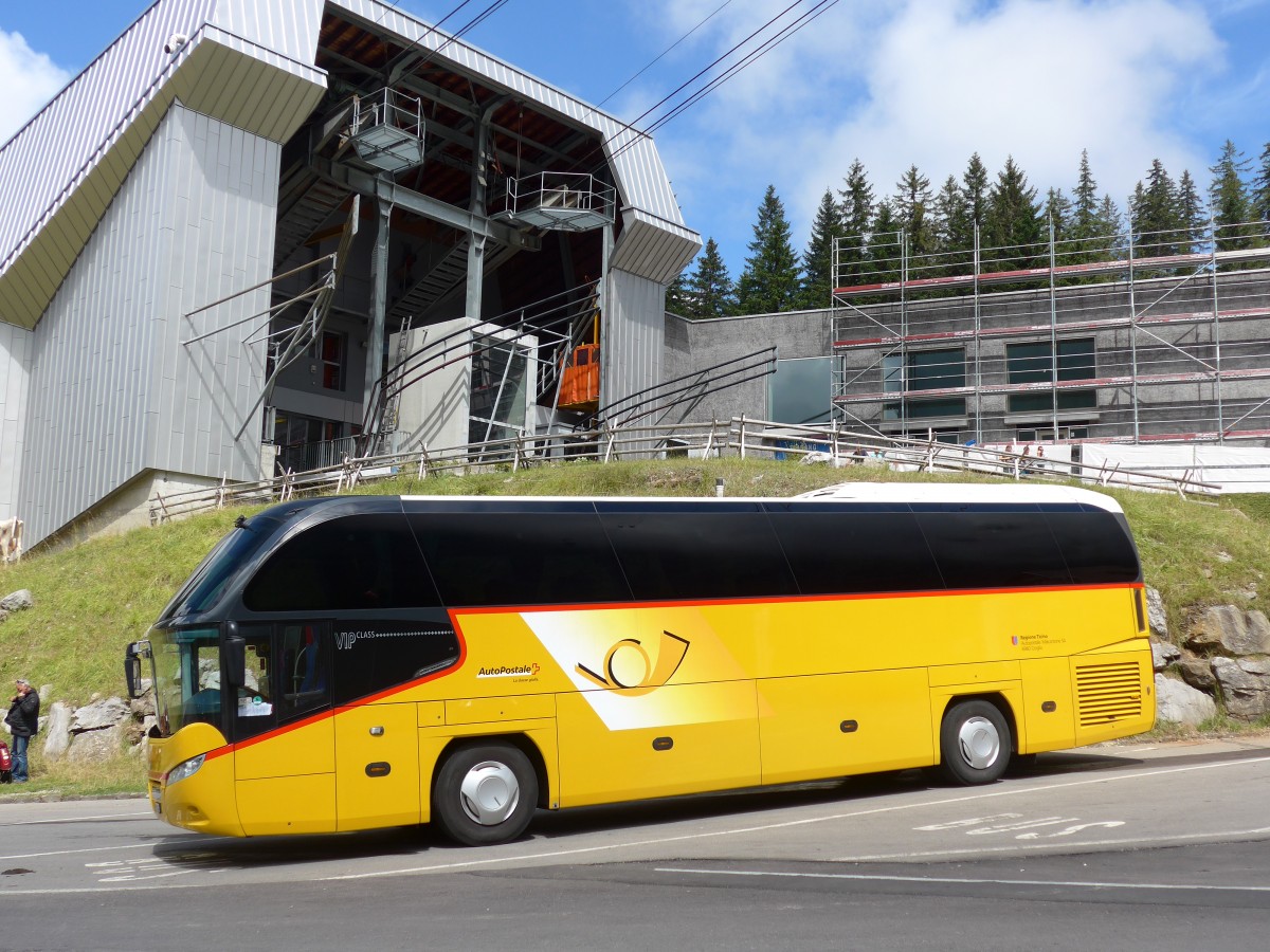 (163'249) - Autopostale, Croglio - TI 181'464 - Neoplan am 2. August 2015 in Schwgalp, Sntis-Schwebebahn