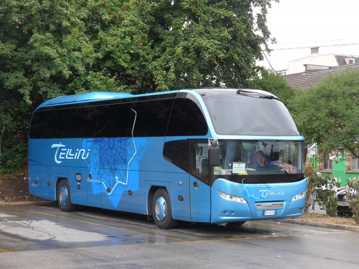 (163'443) - Aus Italien: Tellini, Castions di Strada - DK-481 GD - Neoplan am 15. August 2015 in Zrich, Sihlquai