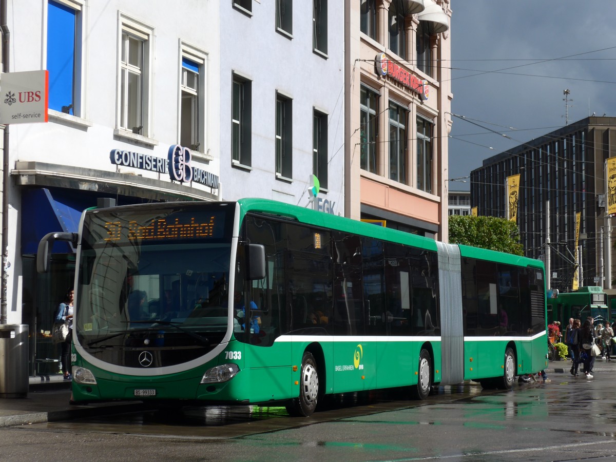 (164'688) - BVB Basel - Nr. 7033/BS 99'333 - Mercedes am 14. September 2015 beim Bahnhof Basel