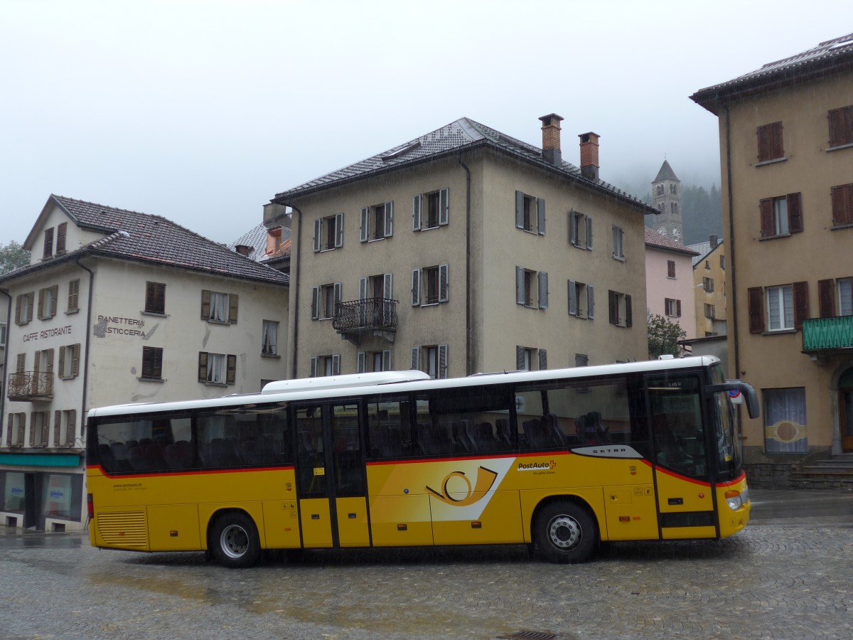 (164'925) - AVG Meiringen - Nr. 73/BE 171'453 - Setra am 16. September 2015 in Airolo, Post