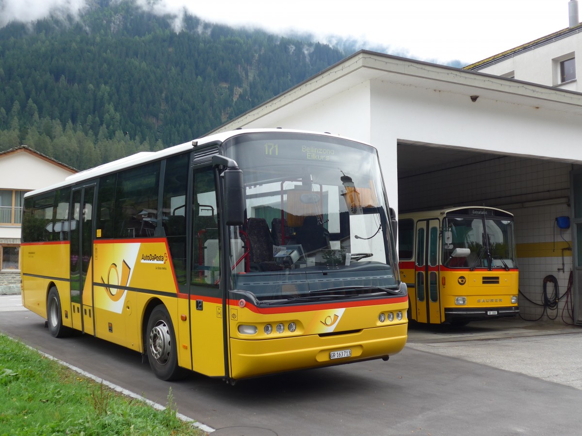 (165'412) - Mark, Andeer - GR 163'713 - Neoplan (ex GR 3340) am 19. September 2015 in Andeer, Garage