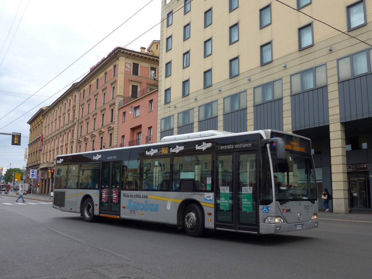 (165'531) - TPER Bologna - Nr. 1572/CM-063 PX - Mercedes am 23. September 2015 beim Bahnhof Bologna Centrale