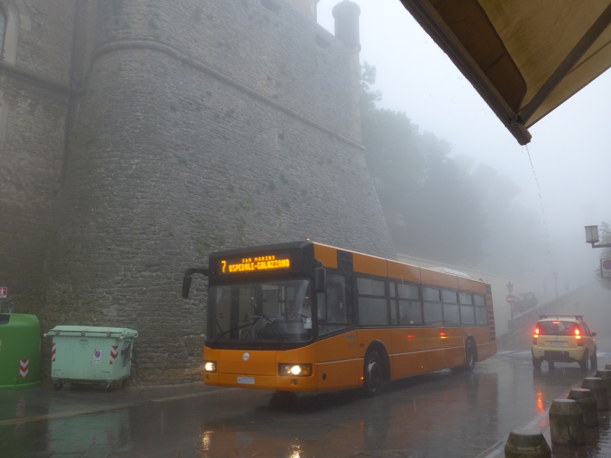 (165'701) - AASS San Marino - C7077 - BredaMenarinibus am 24. September 2015 in San Marino