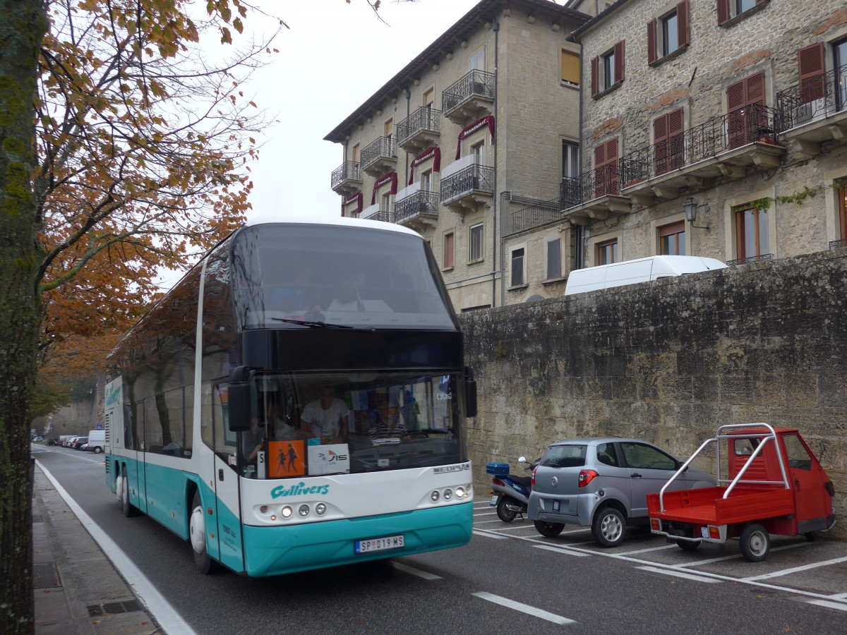 (165'725) - Aus Serbien: Gullivers - SP 019-MS - Neoplan am 25. September 2015 in San Marino