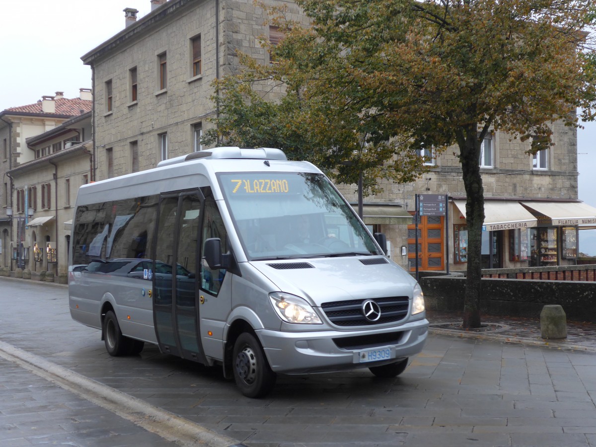 (165'745) - AASS San Marino - H9309 - Mercedes am 25. September 2015 in San Marino