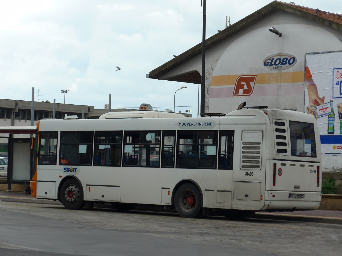 (165'791) - START Cesena - Nr. 31'406/DY-728 MD - Cacciamali am 25. September 2015 beim Bahnhof Rimini