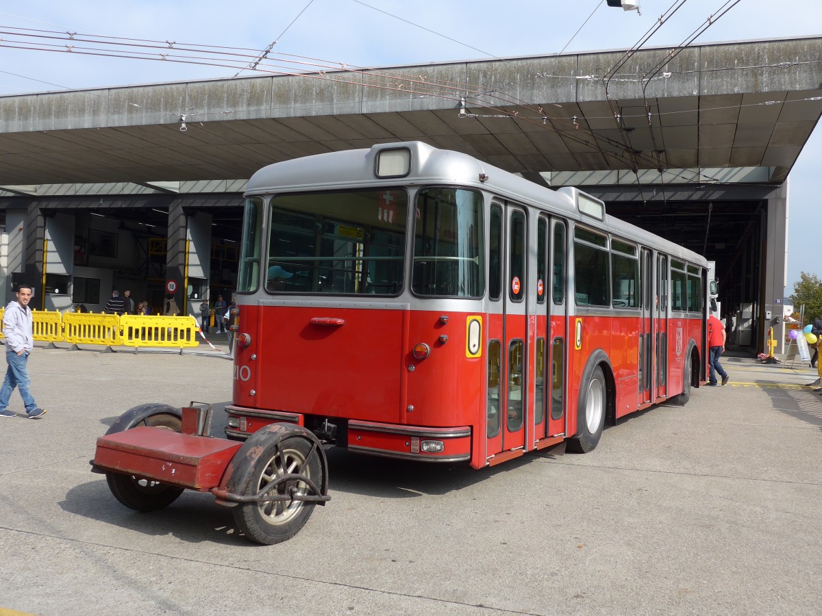 (165'862) - VW Winterthur - Nr. 210 - Saurer/Tscher am 26. September 2015 in Winterthur, Depot Grzefeld