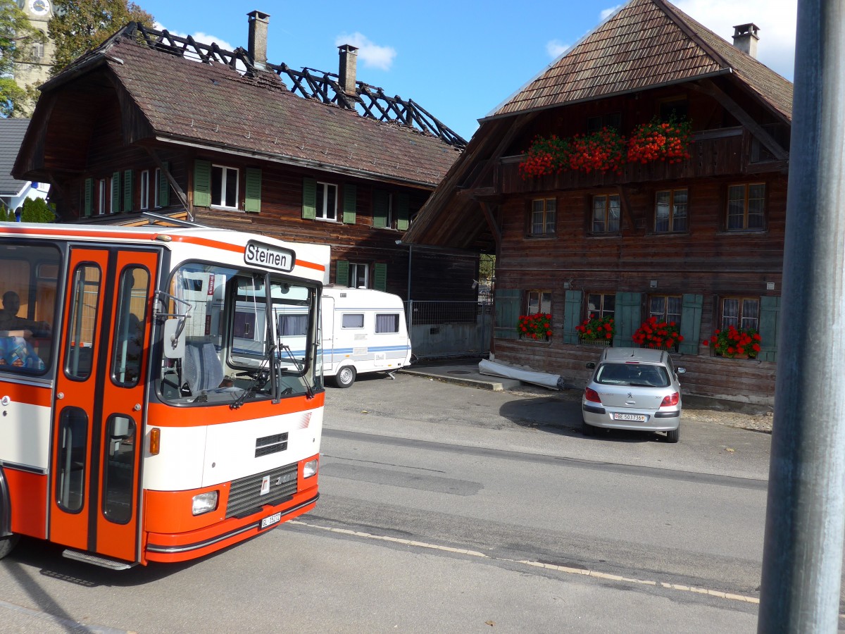 (166'043) - Frey, Opfikon - GL 15'272 - FBW/R&J (ex Tiemann, Oetwil Nr. 20; ex AAGS Schwyz Nr. 20) am 4. Oktober 2015 in Heimiswil, Post (Teilaufnahme)