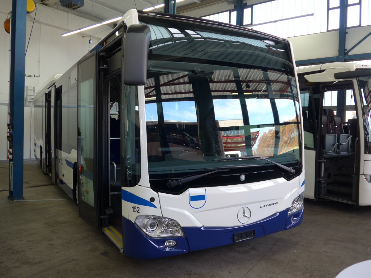 (166'527) - ZVB Zug - Nr. 152 - Mercedes am 6. November 2015 in Kloten, EvoBus