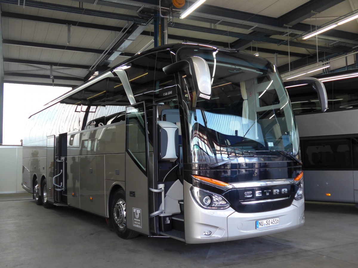 (166'537) - Aus Deutschland: Setra, Ulm - NU-SO 4516 - Setra am 6. November 2015 in Kloten, EvoBus