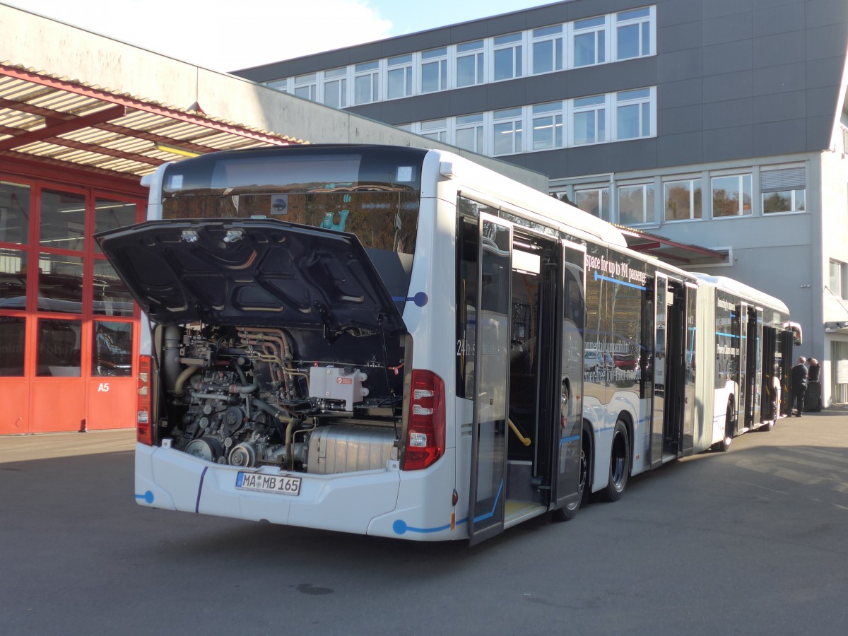 (166'540) - Aus Deutschland: Mercedes, Mannheim - MA-MB 165 - Mercedes am 6. November 2015 in Kloten, EvoBus