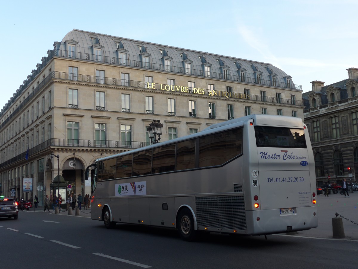 (166'743) - M.C.S., Nanterre - BE 580 YR - Bova am 15. November 2015 in Paris, Louvre