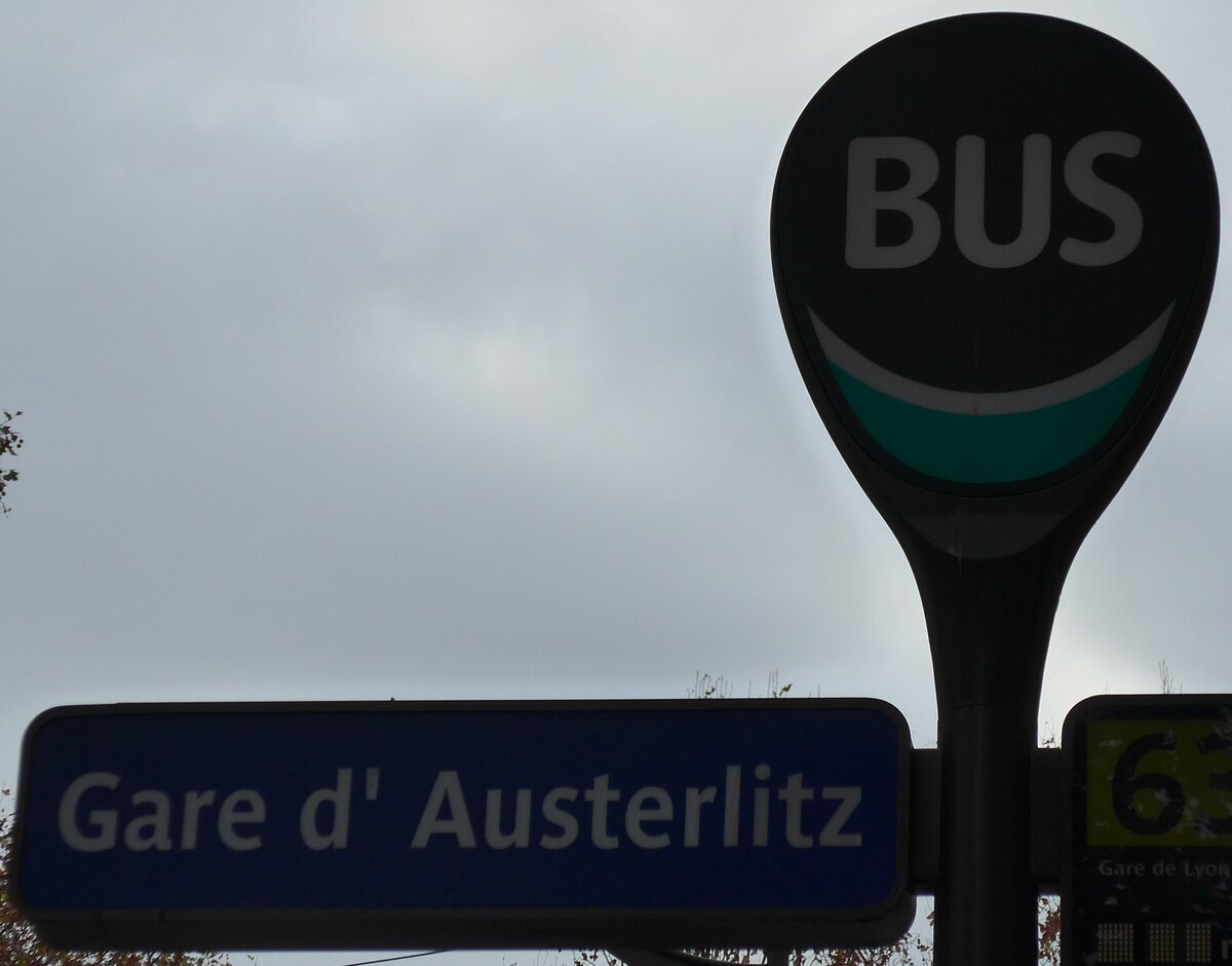 (166'812) - RATP-Haltestellenschild - Paris, Gare d'Austerlitz - am 16. November 2015