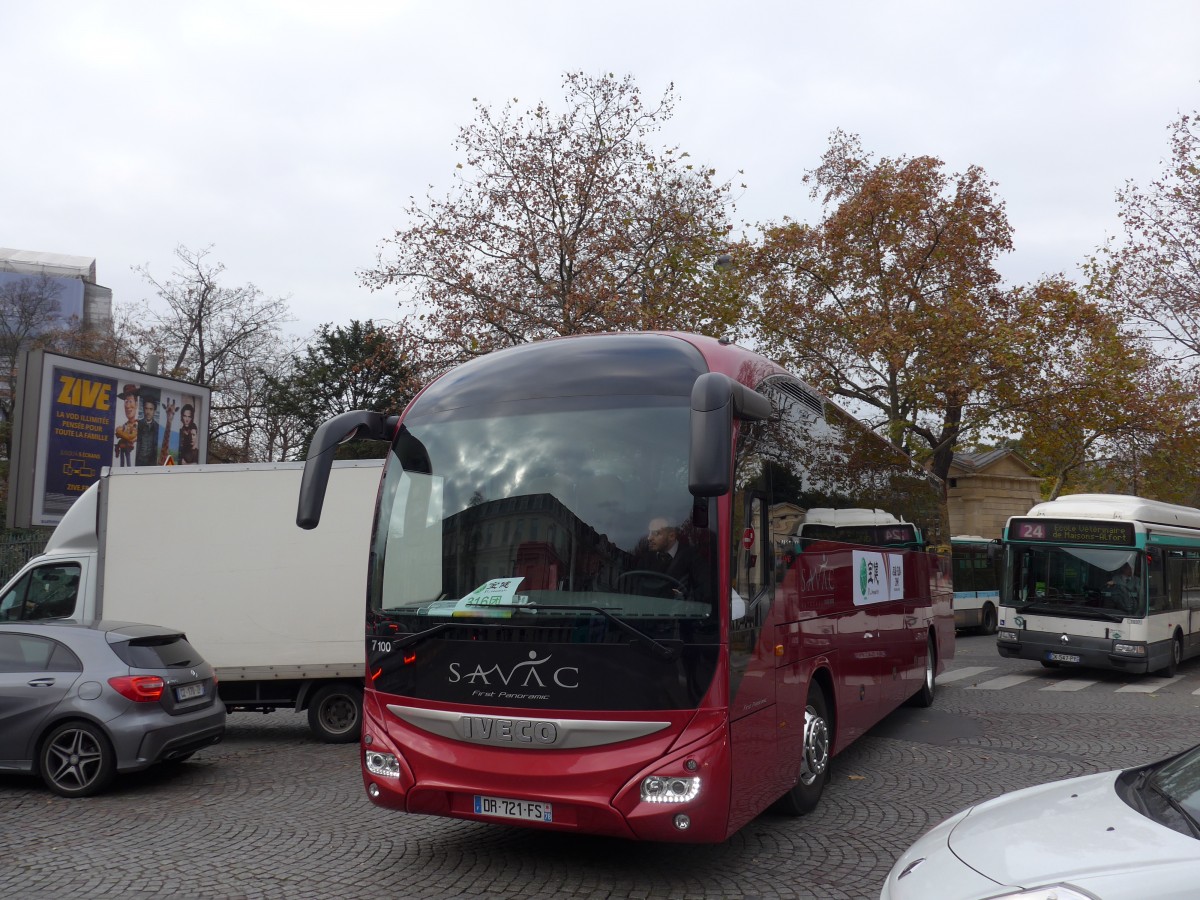 (166'814) - SAVAC, Chevreuse - Nr. 7100/DR 721 FS - Iveco am 16. November 2015 in Paris, Gare d'Austerlitz