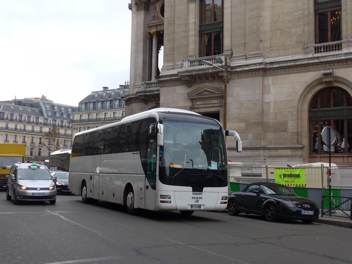 (166'944) - Aus Italien: ??? - EY-922 NH - MAN am 16. November 2015 in Paris, Opra