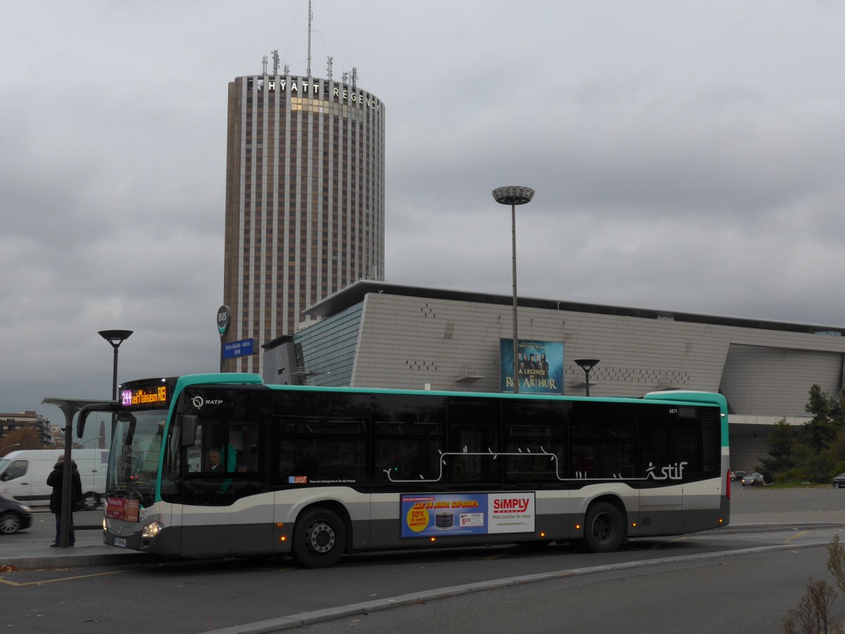 (167'020) - RATP Paris - Nr. 6871/DT 056 NA - Mercedes am 16. November 2015 in Paris, Porte Maillot