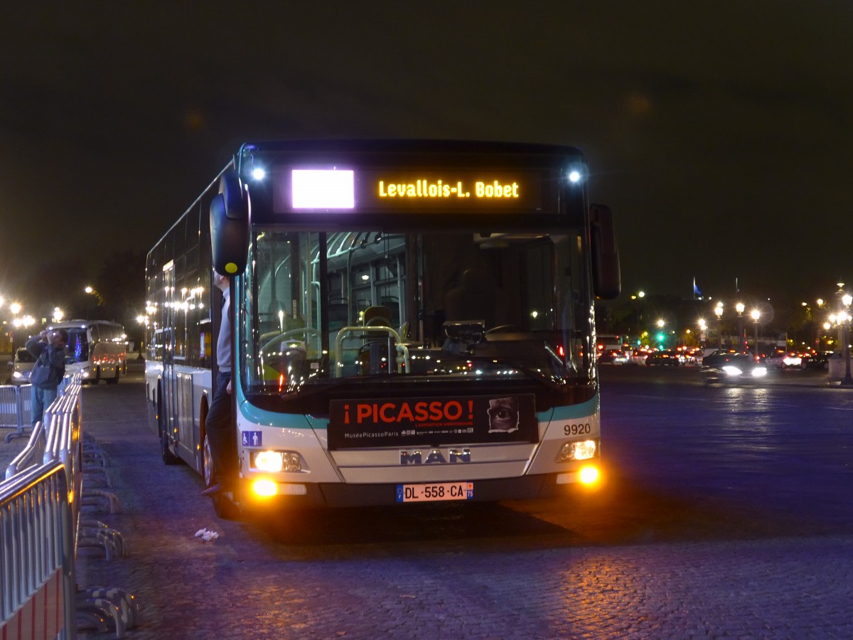 (167'050) - RATP Paris - Nr. 9920/DL 558 CA - MAN am 16. November 2015 in Paris, Concorde