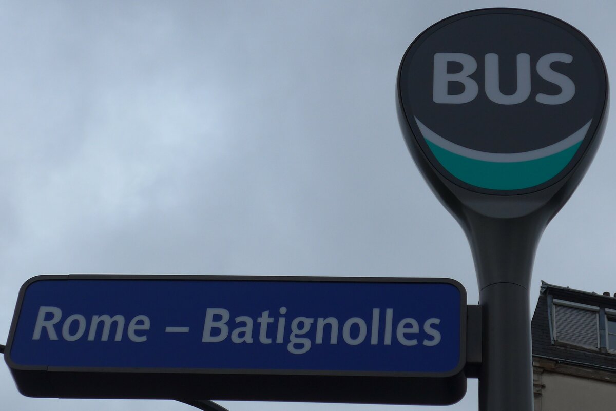 (167'151) - RATP-Haltestellenschild - Paris, Rome - Batignolles - am 17. November 2015