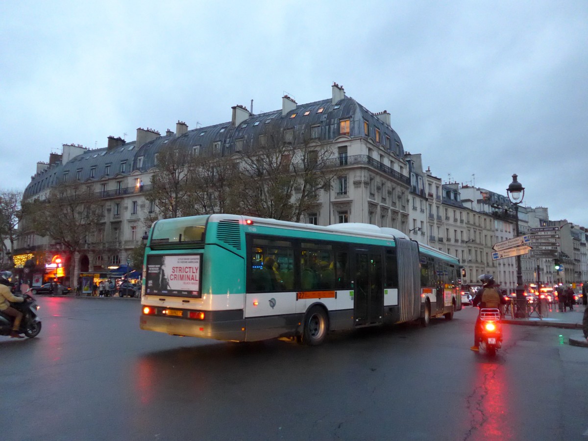 (167'239) - RATP Paris - Nr. 1749/139 PKZ 75 - Irisbus am 17. November 2015 in Paris, Notre Dame