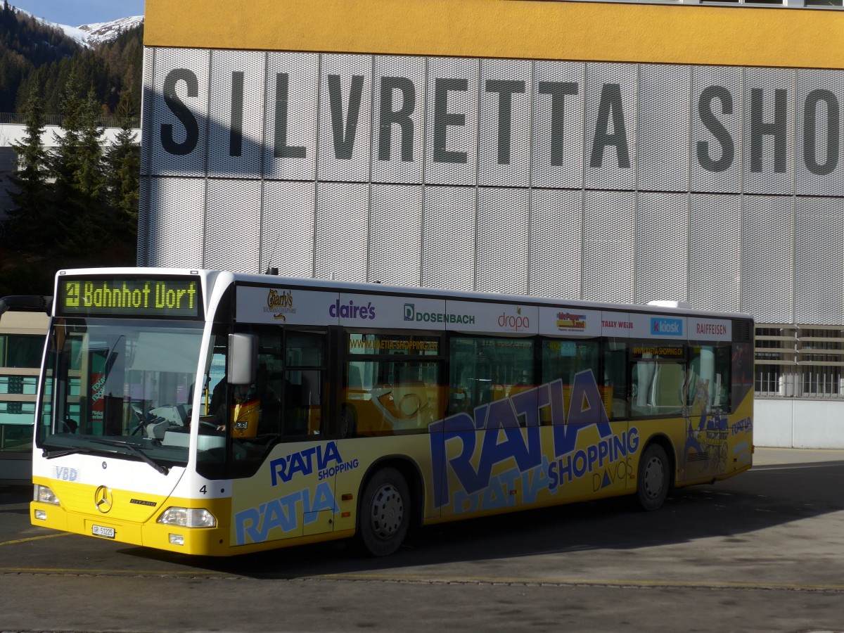 (167'825) - VBD Davos - Nr. 4/GR 51'225 - Mercedes am 19. Dezember 2015 beim Bahnhof Davos Platz