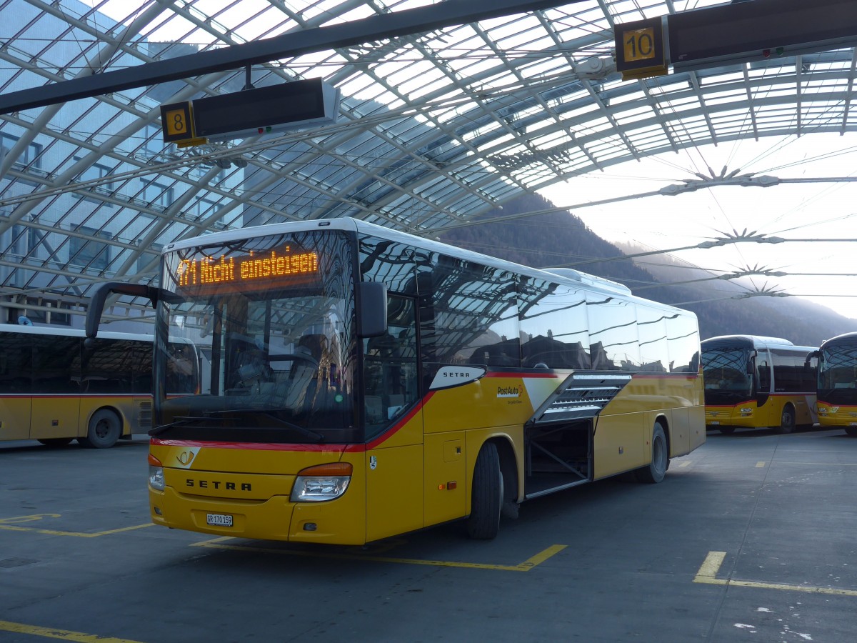 (167'842) - PostAuto Graubnden - GR 170'159 - Setra am 19. Dezember 2015 in Chur, Postautostation