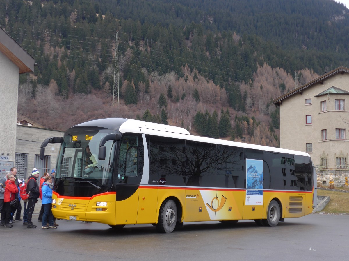 (168'250) - PostAuto Graubnden - GR 162'977 - MAN am 2. Januar 2016 in Savignin, Post