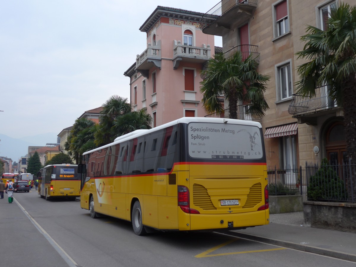 (168'655) - PostAuto Graubnden - GR 170'161 - Setra am 6. Februar 2016 in Bellinzona, Fermata provvisoria