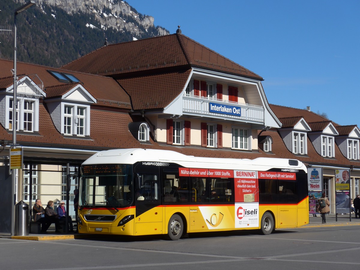 (168'825) - PostAuto Bern - BE 610'544 - Volvo am 21. Februar 2016 beim Bahnhof Interlaken Ost