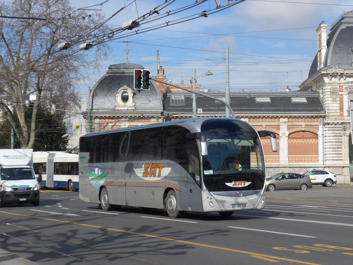 (169'118) - Aus Frankreich: SAT, Passy - Nr. 271/AP 806 TF - Irisbus am 7. Mrz 2016 in Genve, Place des Vingt-Deux-Cantons