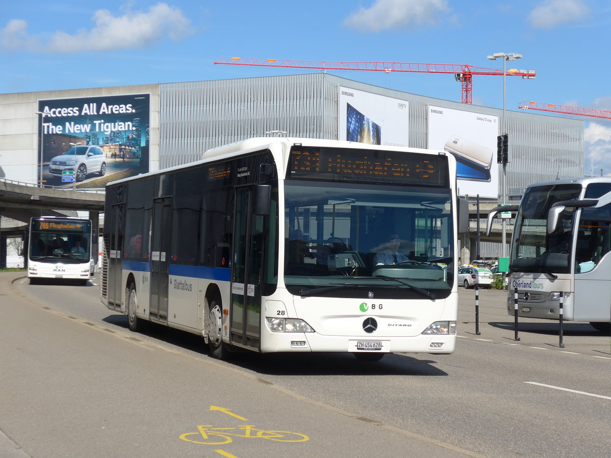 (170'047) - Maag, Kloten - Nr. 28/ZH 454'628 - Mercedes am 14. April 2016 in Zrich, Flughafen