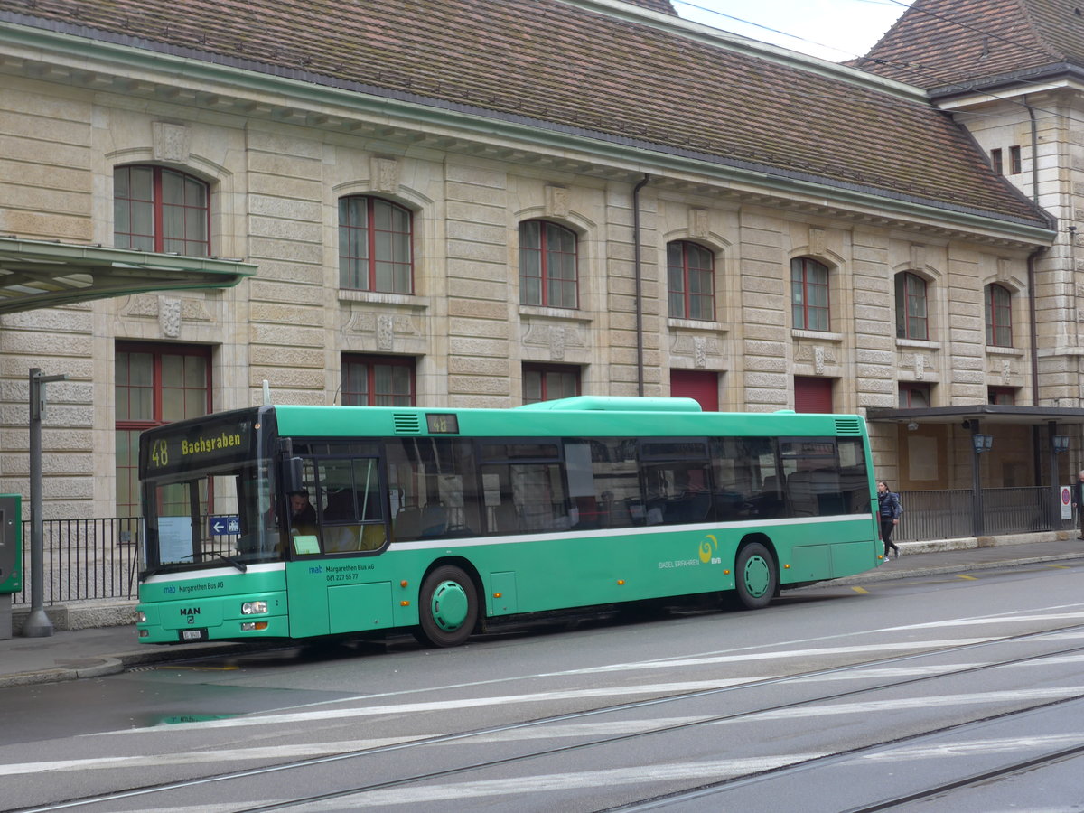 (170'080) - MAB Basel - Nr. 29/BS 99'400 - MAN (ex BVB Basel Nr. 823) am 16. April 2016 beim Bahnhof Basel