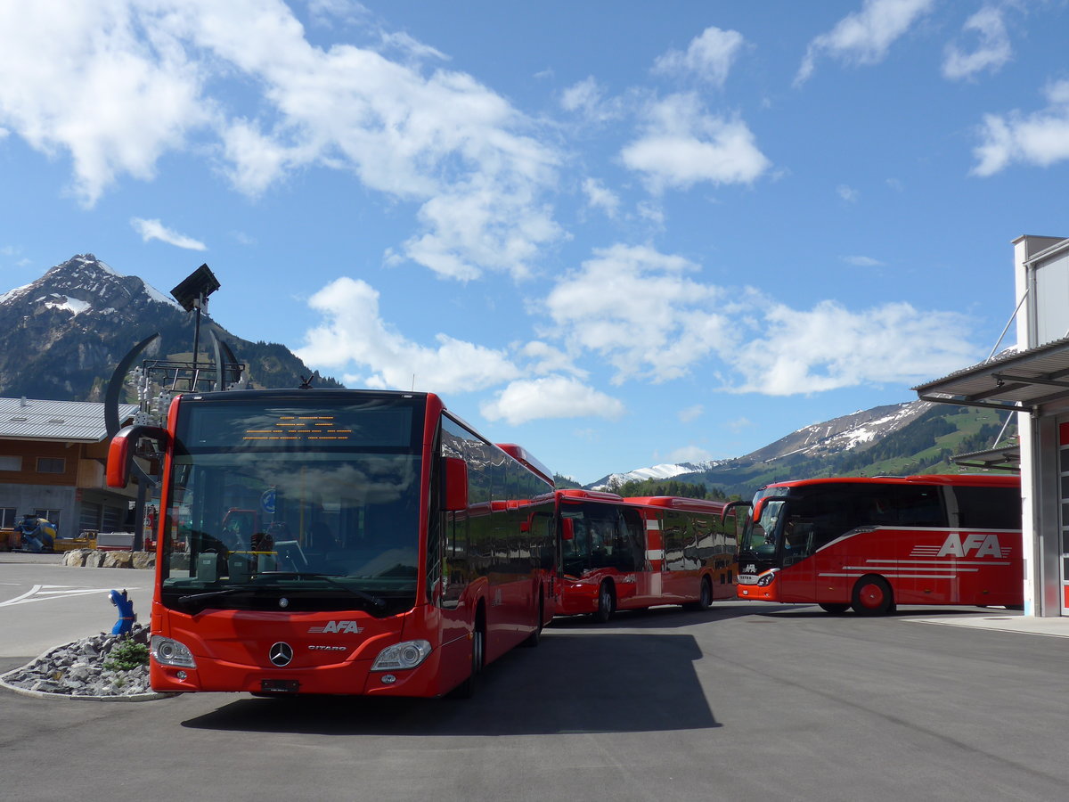 (170'415) - AFA Adelboden - Nr. 97 - Mercedes am 10. Mai 2016 in Frutigen, Garage