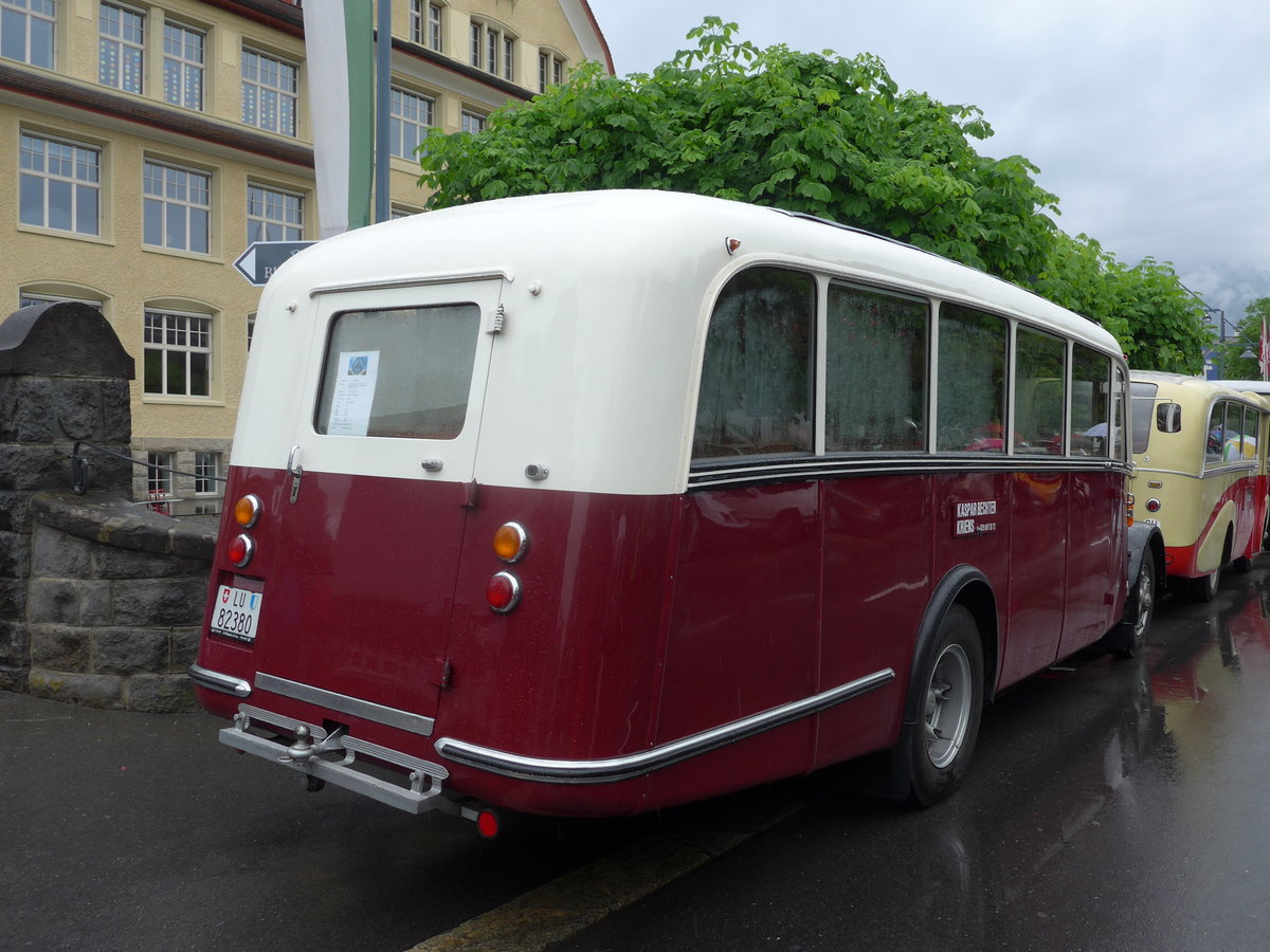 (170'605) - Bechter, Kriens - LU 82'380 - Saurer/Krapf (ex Mnch, D-Marienberg; ex Spirig, Widnau; ex RhV Altsttten Nr. 33; ex Thr, Eichberg) am 14. Mai 2016 in Sarnen, OiO