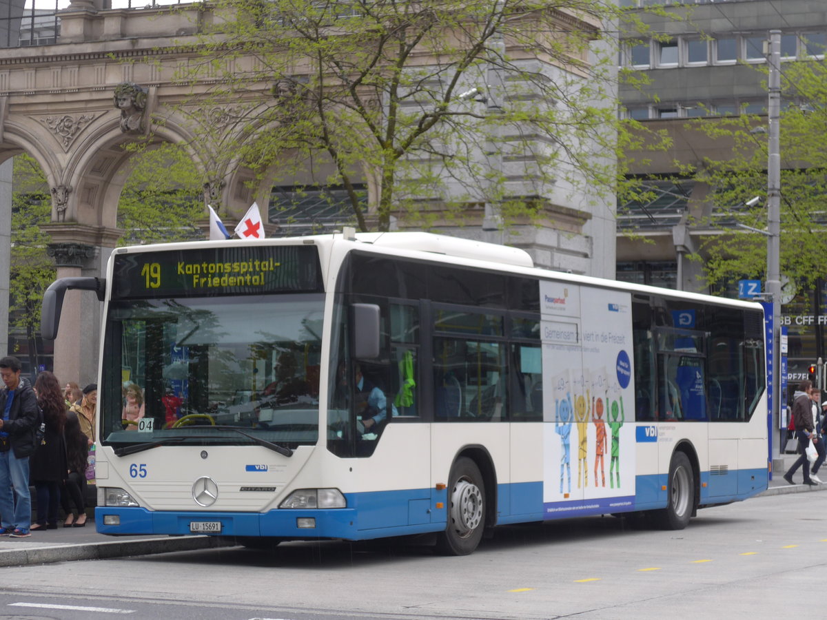 (170'863) - VBL Luzern - Nr. 65/LU 15'691 - Mercedes am 14. Mai 2016 beim Bahnhof Luzern