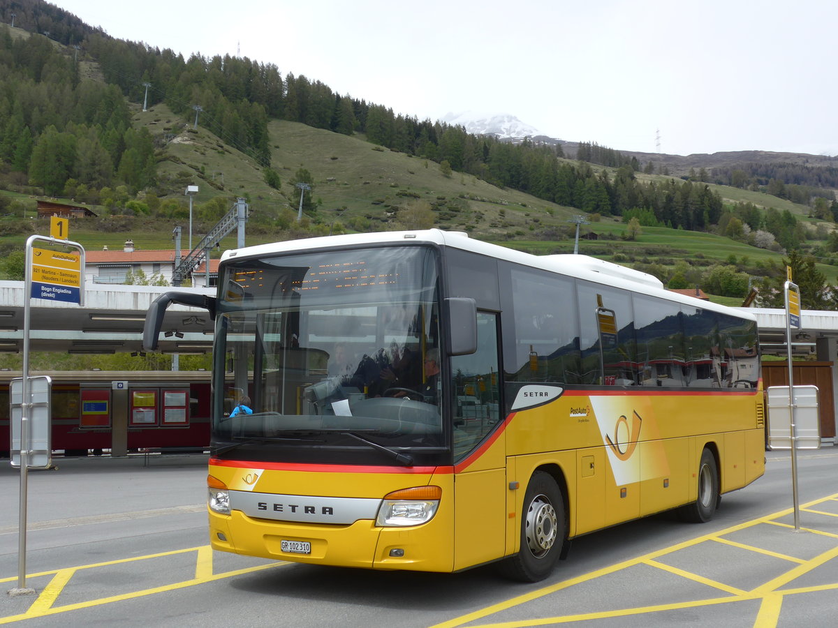 (170'927) - PostAuto Graubnden - GR 102'310 - Setra am 16. Mai 2016 beim Bahnhof Scuol-Tarasp