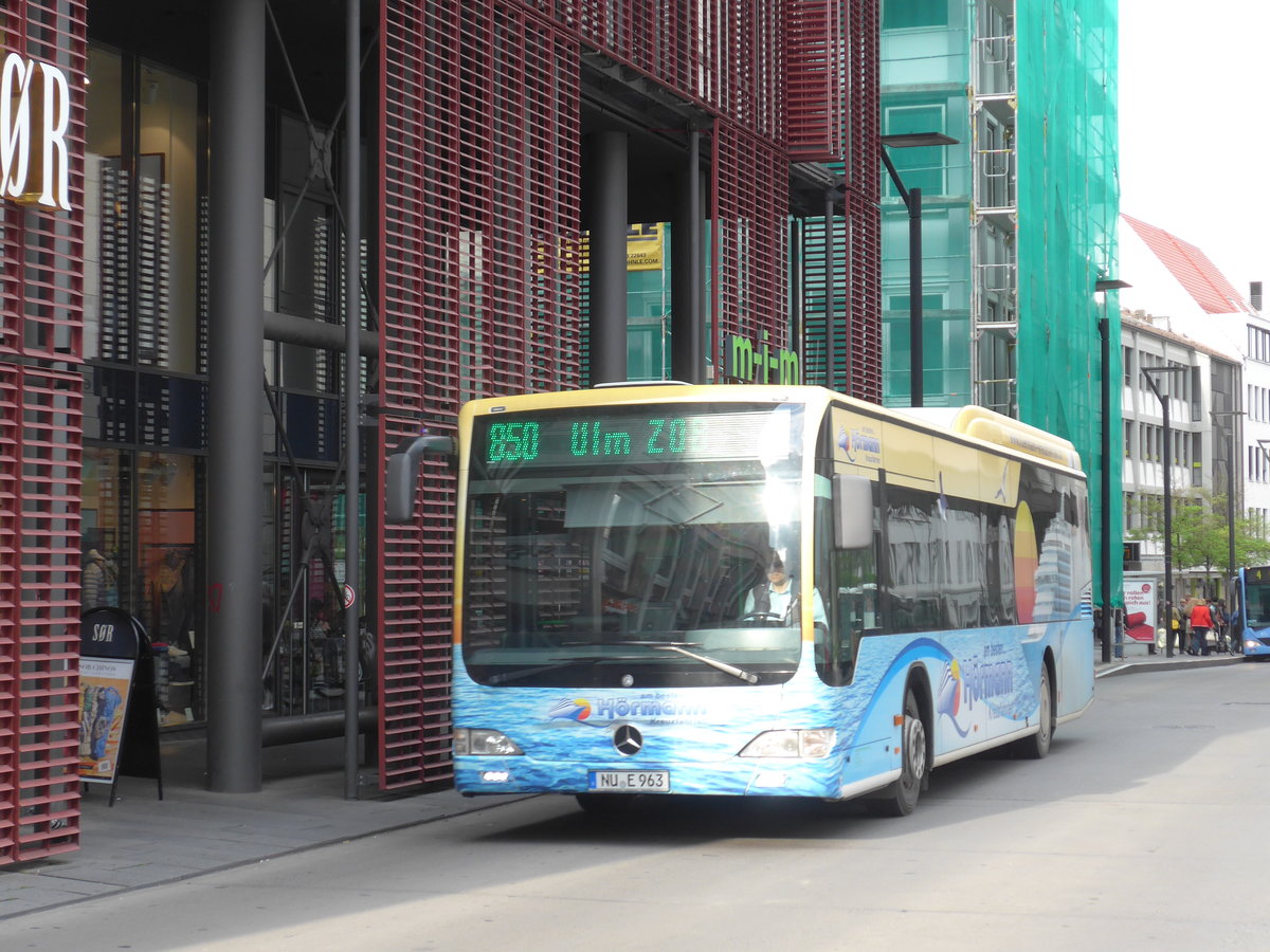 (171'040) - Gairing, Neu-Ulm - NU-E 963 - Mercedes am 19. Mai 2016 in Ulm, Rathaus Ulm