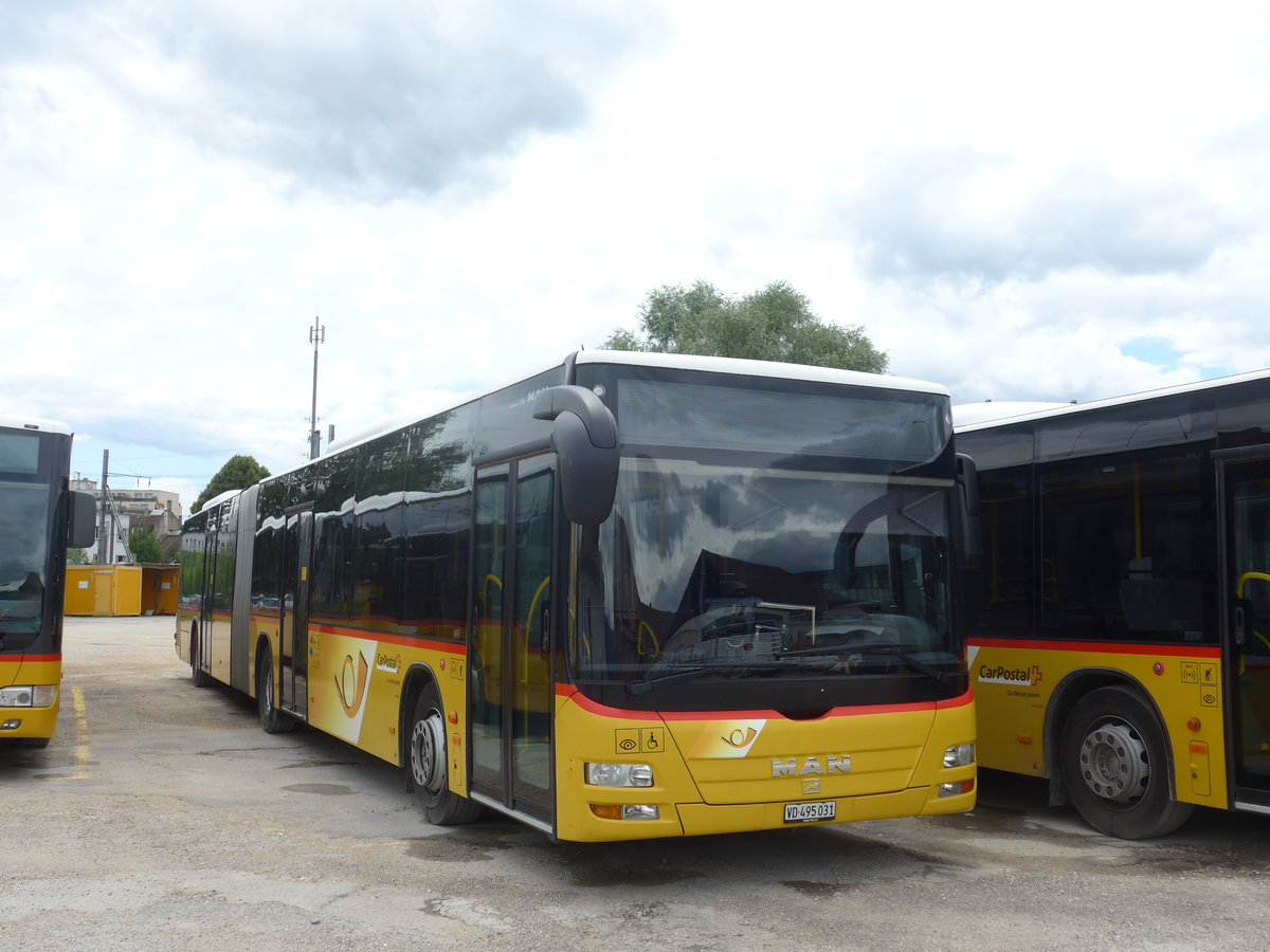 (172'168) - CarPostal Ouest - VD 495'031 - MAN am 25. Juni 2016 in Yverdon, Garage