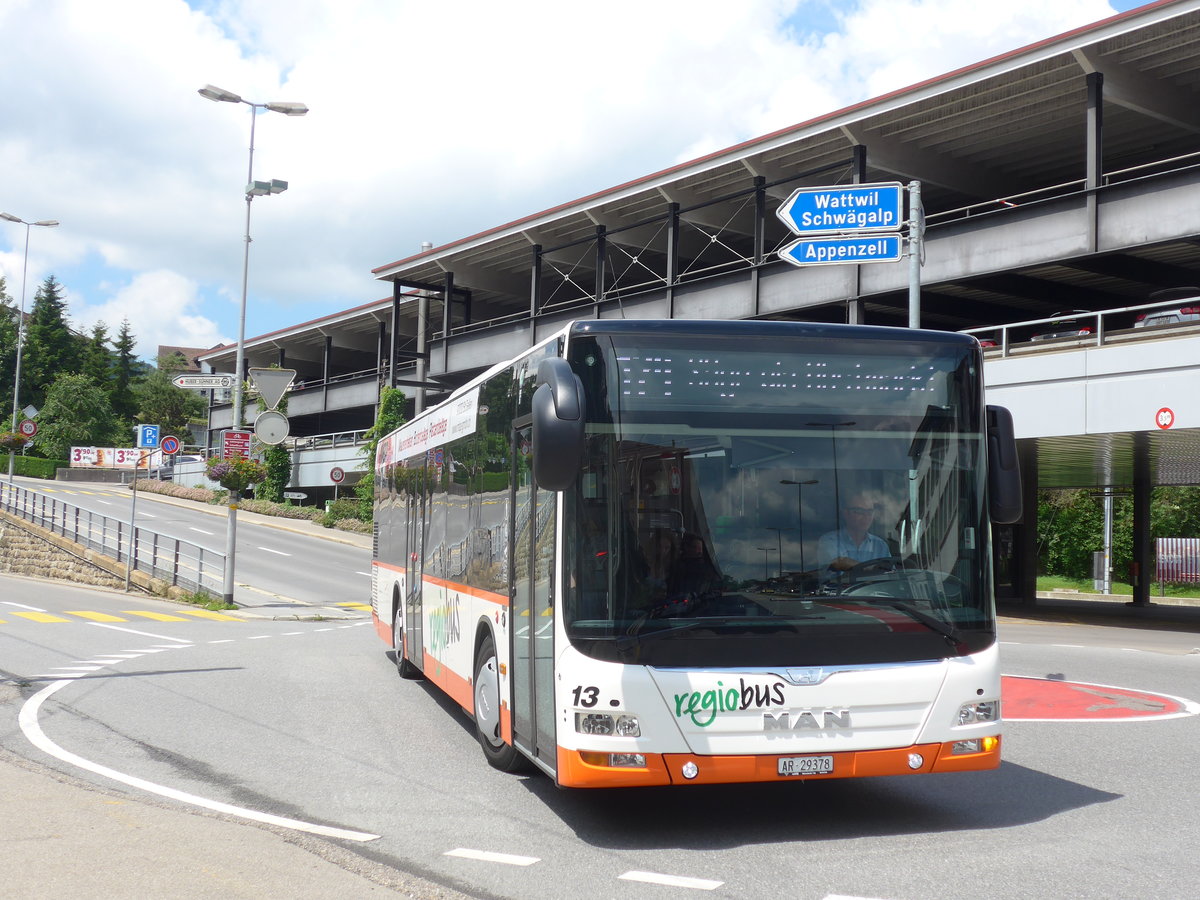 (172'600) - VBH Herisau - Nr. 13/AR 29'378 - MAN am 27. Juni 2016 beim Bahnhof Herisau