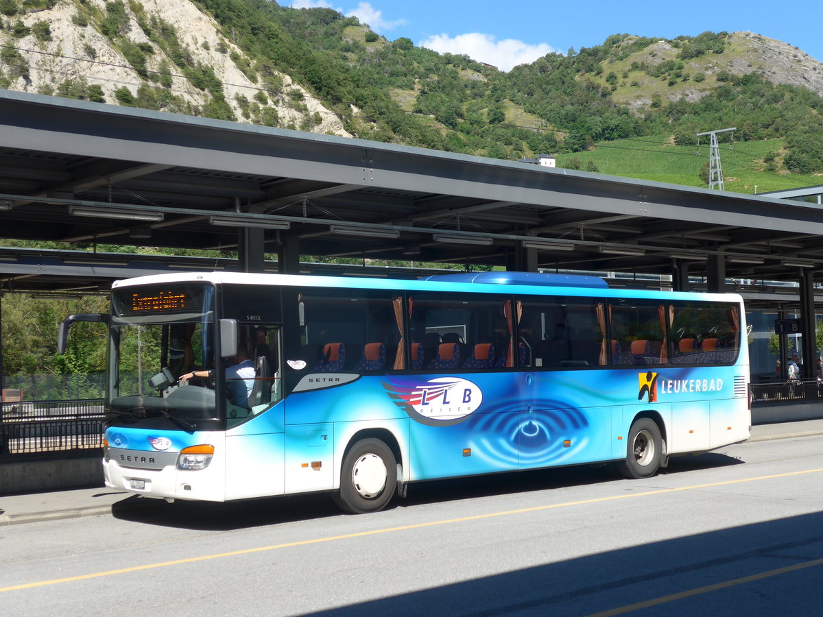 (172'737) - LLB Susten - Nr. 4/VS 38'004 - Setra am 3. Juli 2016 beim Bahnhof Leuk