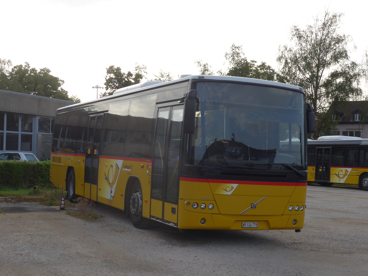 (173'234) - CarPostal Ouest - VD 124'779 - Volvo am 21. Juli 2016 in Yverdon, Garage